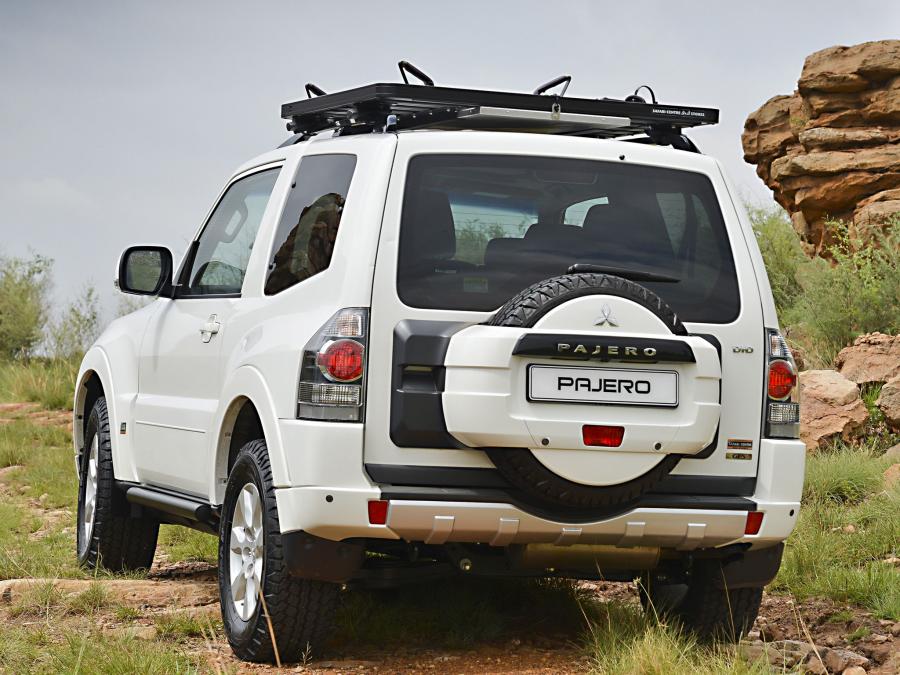  Mitsubishi Pajero SWB Legend 2014 года  (фото 12 из 19)